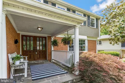 8209 Langbrook Rd, Springfield, VA 22152 photo 4