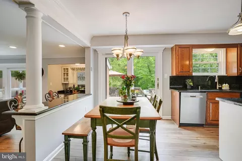 8209 Langbrook Rd, Springfield, VA 22152 photo 18