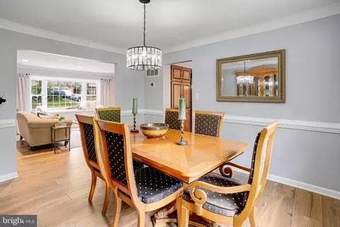 8209 Langbrook Rd, Springfield, VA 22152 photo 14