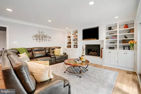 8209 Langbrook Rd, Springfield, VA 22152 photo 24