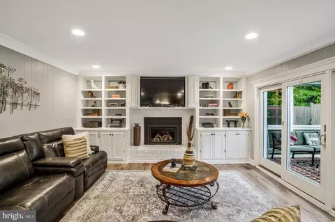 8209 Langbrook Rd, Springfield, VA 22152 photo 23