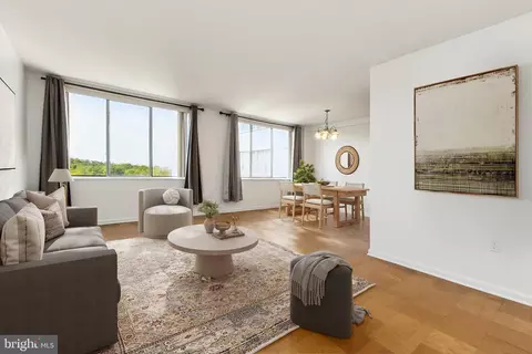 6631 Wakefield Dr #806, Alexandria, VA 22307