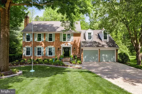 11967 Grey Squirrel Ln, Reston, VA 20194