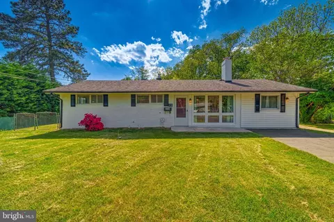 6114 Clovergrass Dr, Alexandria, VA 22310