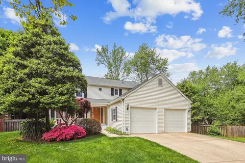 8529 Minerva Ct, Vienna, VA 22182