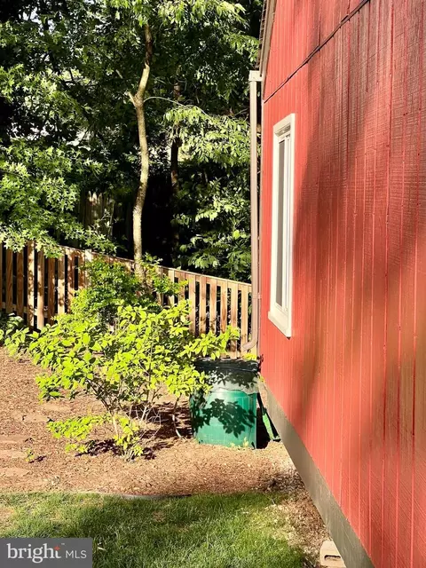 Exterior - 7514 Rolling Rd, Springfield, VA 22153 photo 10 of 21