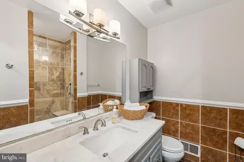 Bath - 7514 Rolling Rd, Springfield, VA 22153 photo 2 of 3