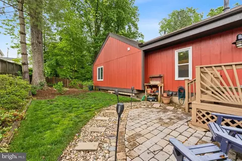 Exterior - 7514 Rolling Rd, Springfield, VA 22153 photo 11 of 21
