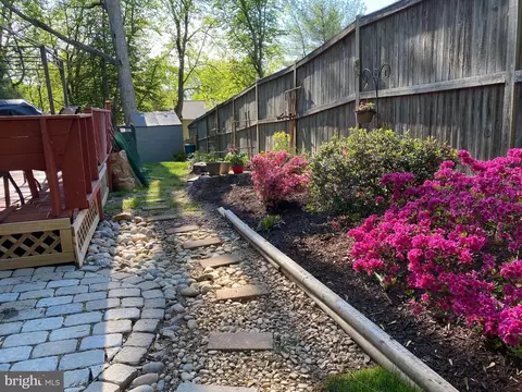 Exterior - 7514 Rolling Rd, Springfield, VA 22153 photo 15 of 21