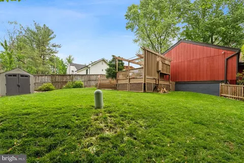 Exterior - 7514 Rolling Rd, Springfield, VA 22153 photo 19 of 21