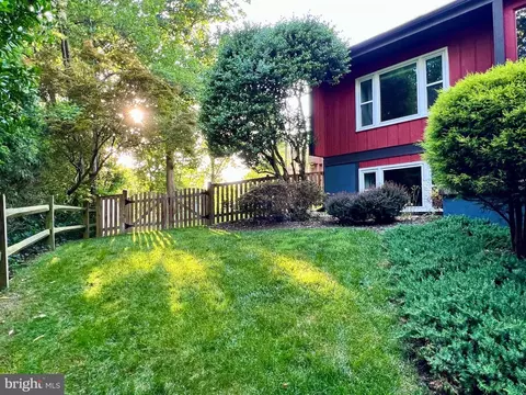 Exterior - 7514 Rolling Rd, Springfield, VA 22153 photo 4 of 21