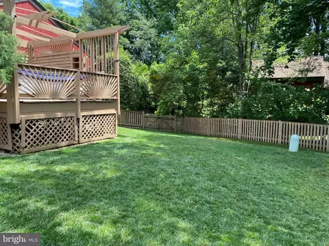 Exterior - 7514 Rolling Rd, Springfield, VA 22153 photo 18 of 21