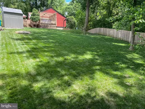Exterior - 7514 Rolling Rd, Springfield, VA 22153 photo 17 of 21