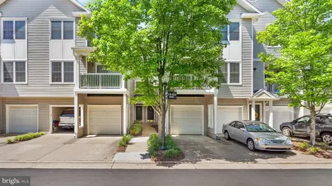 4640 Superior Sq #4640, Fairfax, VA 22033