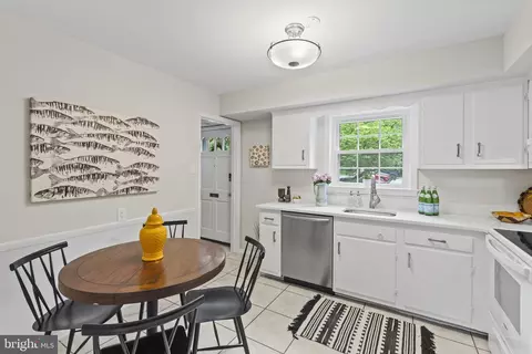 7755 Tiverton Dr, Springfield, VA 22152 photo 12