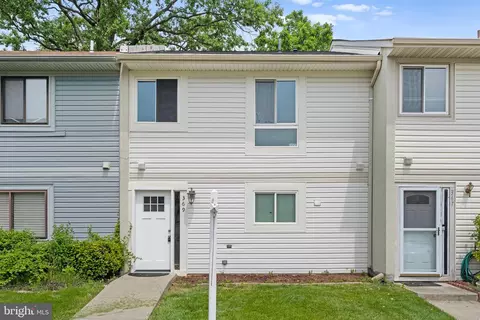369 Reneau Way, Herndon, VA 20170