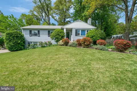 6246 Diamond Dr, Falls Church, VA 22044