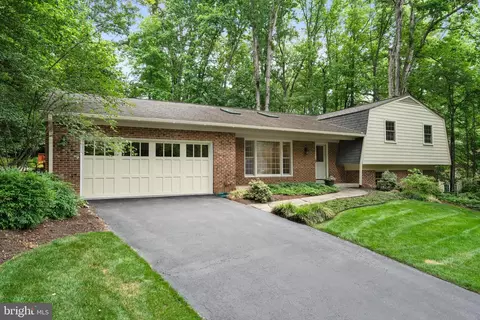 Exterior - 2407 Red Maple Ln, Reston, VA 20191 photo 2 of 18