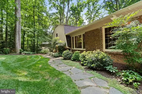 Exterior - 2407 Red Maple Ln, Reston, VA 20191 photo 7 of 18