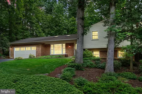 Exterior - 2407 Red Maple Ln, Reston, VA 20191 photo 10 of 18