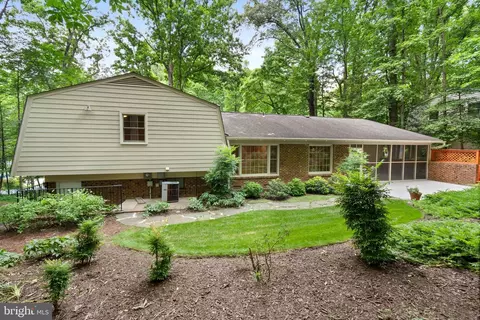 Exterior - 2407 Red Maple Ln, Reston, VA 20191 photo 5 of 18