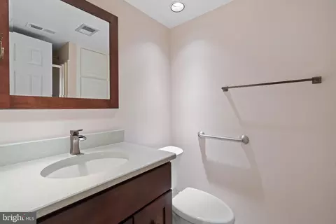 Bath - 2407 Red Maple Ln, Reston, VA 20191 photo 5 of 5