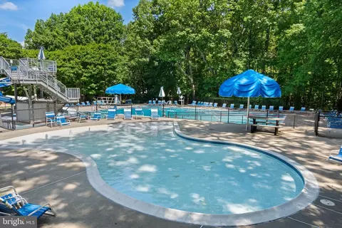 Exterior - 2407 Red Maple Ln, Reston, VA 20191 photo 12 of 18