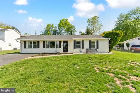 4111 Keswick Rd, Alexandria, VA 22309