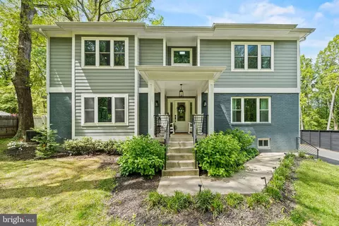 3912 Lake Blvd, Annandale, VA 22003