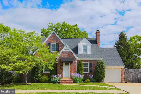 3302 Collard St, Alexandria, VA 22306