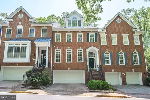 2335 Sawtooth Oak Ct, Vienna, VA 22182
