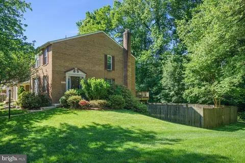 9067 Tiffany Park Ct, Springfield, VA 22152 photo 2