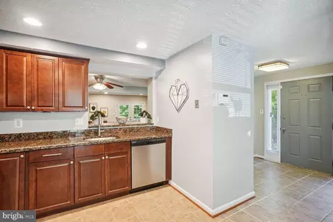 9067 Tiffany Park Ct, Springfield, VA 22152 photo 6