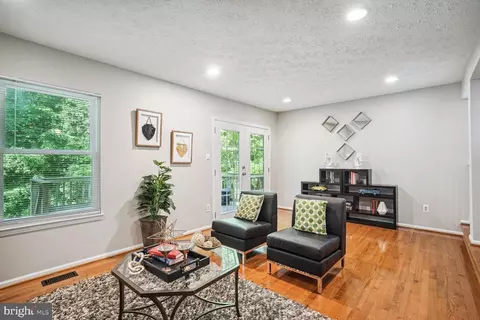 9067 Tiffany Park Ct, Springfield, VA 22152 photo 3
