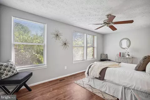 9067 Tiffany Park Ct, Springfield, VA 22152 photo 9