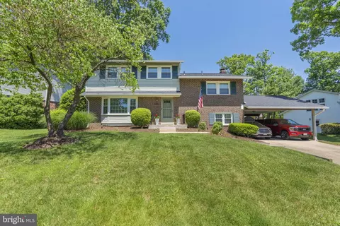 6804 Northfield Dr, Annandale, VA 22003