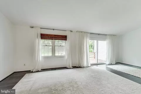 Living - 7406 Calamo St, Springfield, VA 22150 photo 5 of 6