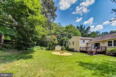 Exterior - 7406 Calamo St, Springfield, VA 22150 photo 10 of 13