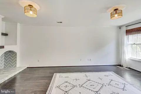 Living - 7406 Calamo St, Springfield, VA 22150 photo 2 of 6