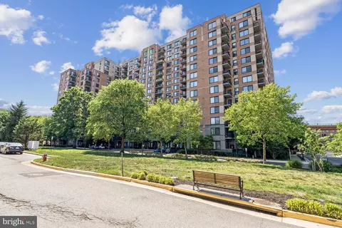 2451 Midtown Ave #725, Alexandria, VA 22303