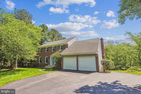 9907 Rosewood Hill Cir, Vienna, VA 22182