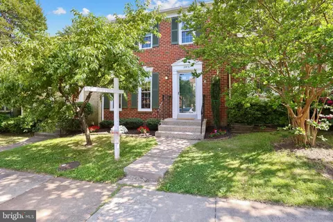 10431 Red Granite Ter, Oakton, VA 22124