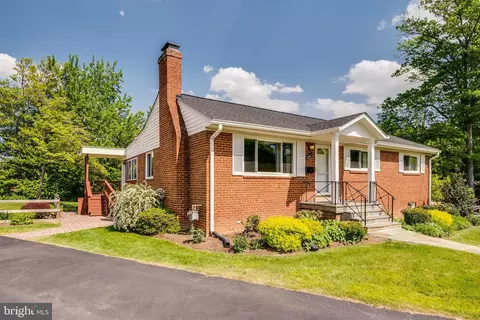 3201 Korte Ct, Falls Church, VA 22042