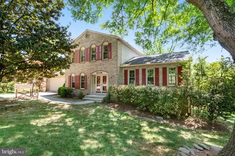 1915 Mason Hill Dr, Alexandria, VA 22307