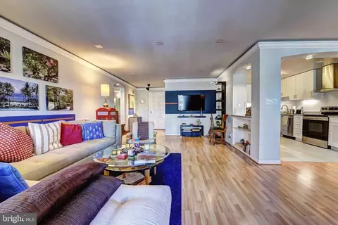 8360 Greensboro Dr #309, Mclean, VA 22102