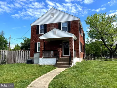 2600 Farmington Dr, Alexandria, VA 22303