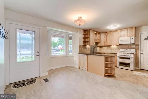 7406 Gresham St, Springfield, VA 22151 photo 6