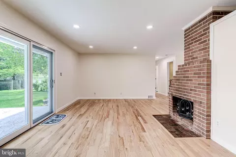 7406 Gresham St, Springfield, VA 22151 photo 9