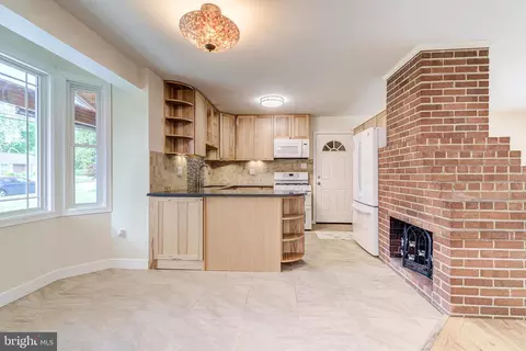 7406 Gresham St, Springfield, VA 22151 photo 7