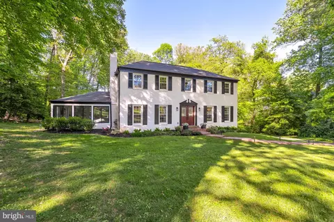 11312 Lapham Dr, Oakton, VA 22124